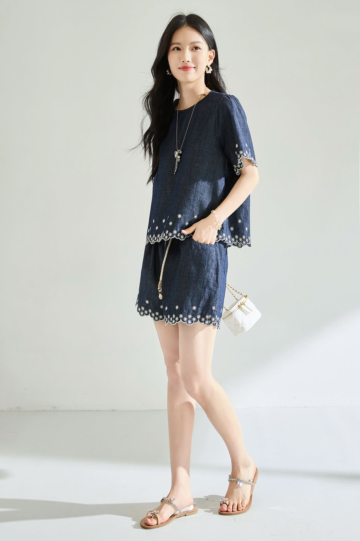 Nakış Detaylı Denim Şortlu Takım